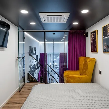 Apartment Hause Of Gangs *